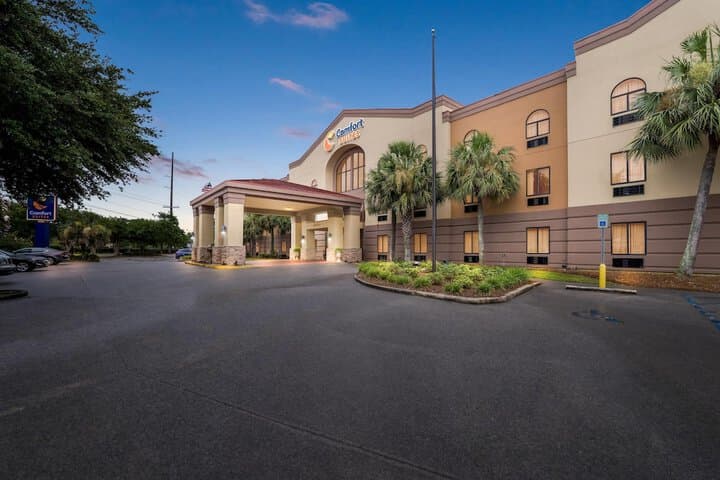 Comfort Suites Daphne - Mobile East Bay hotel exterior