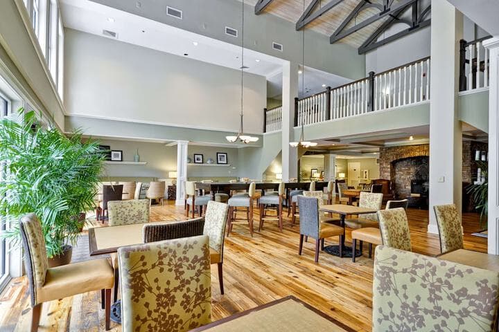 Hampton Inn &  Suites Charleston / Mt. Pleasant-Isle of Palms hotel exterior