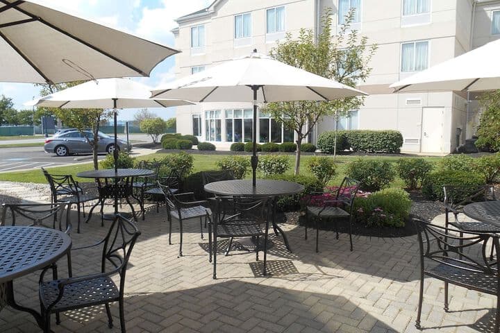 Hilton Garden Inn Columbus Airport hotel exterior