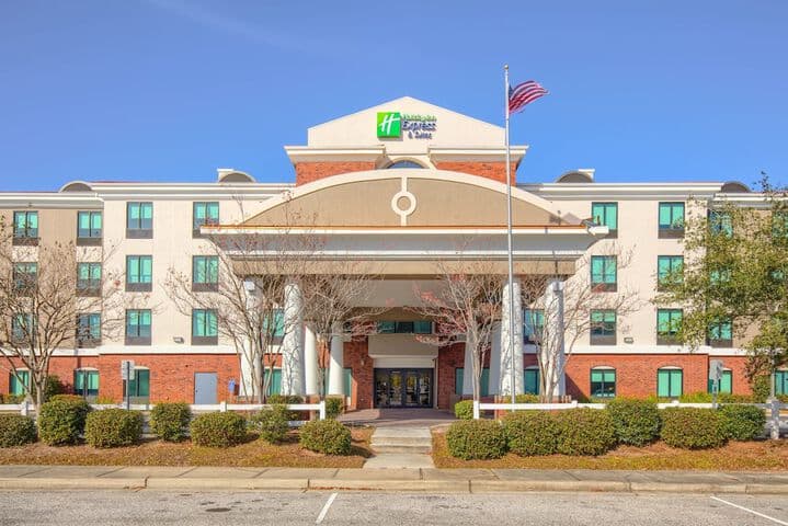 Holiday Inn Express &  Suites Gulf Shores by IHG hotel exterior