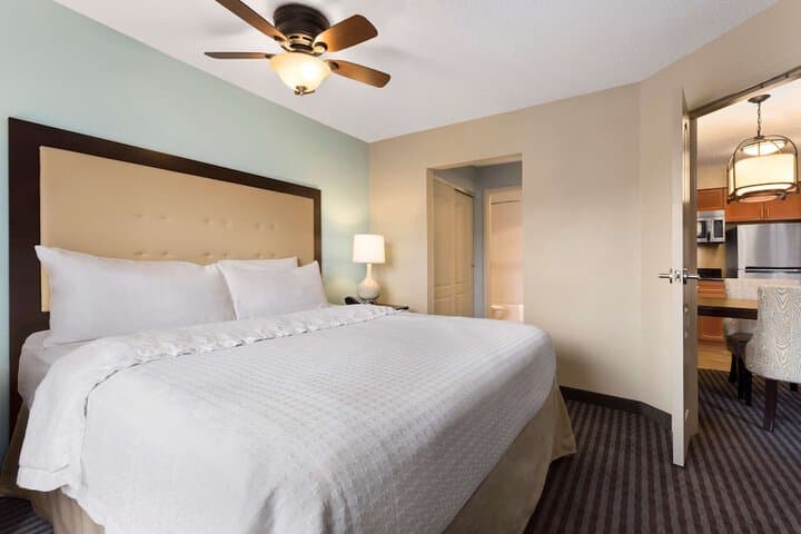Homewood Suites Columbus Hilliard hotel exterior