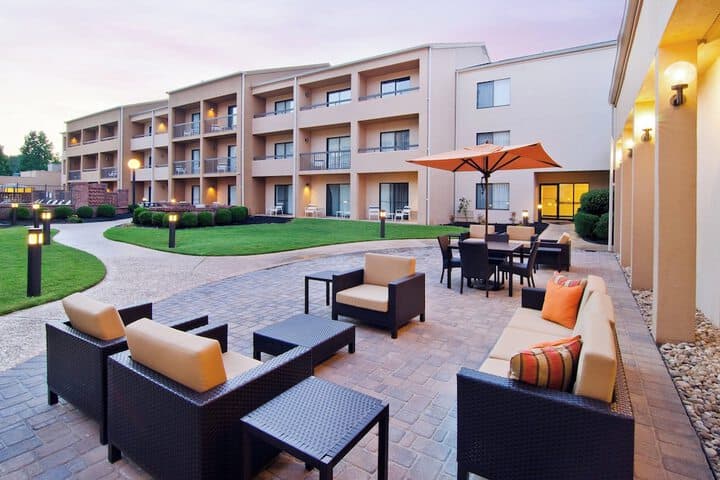 Courtyard by Marriott Huntsville University Drive hotel exterior