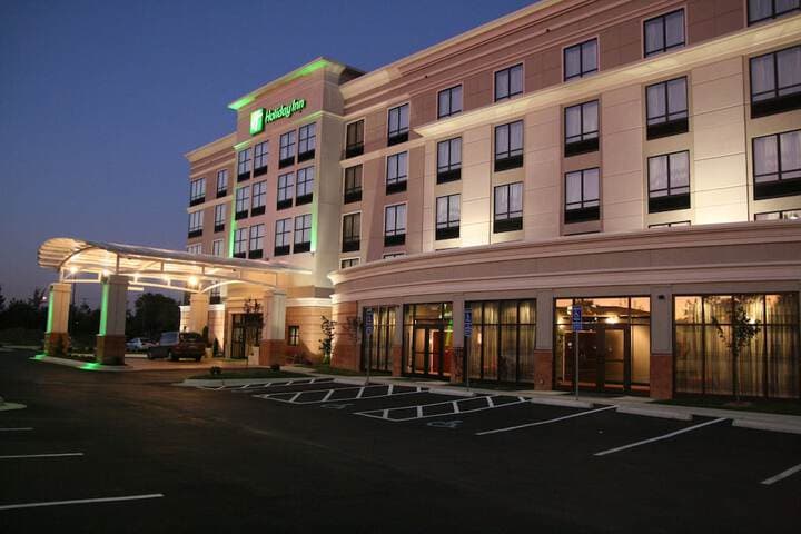 Holiday Inn Columbus-Hilliard by IHG hotel exterior