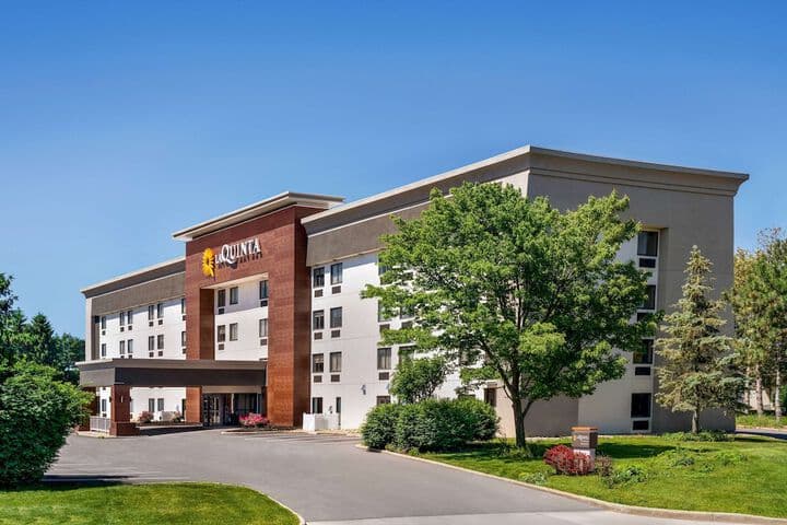 La Quinta Inn by Wyndham Columbus Dublin hotel exterior