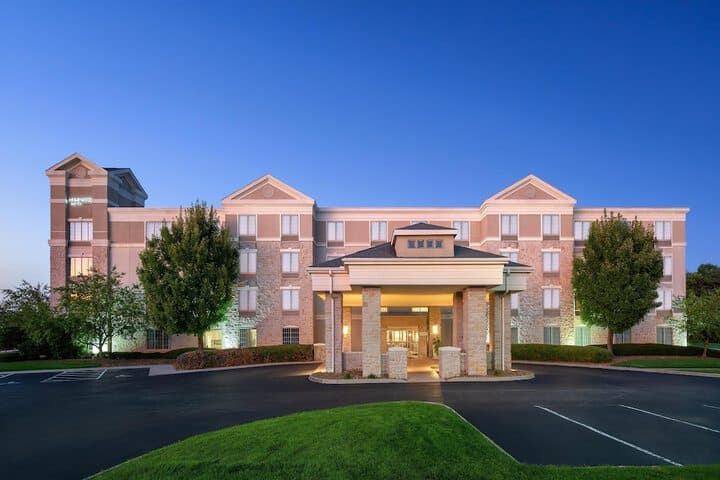 Homewood Suites by Hilton Columbus / Polaris OH hotel exterior