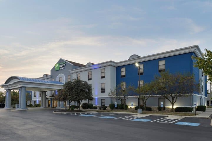 Holiday Inn Express Hotel and Suites Marysville by IHG hotel exterior
