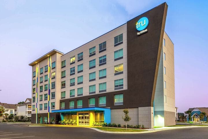 Tru by Hilton Panama City Beach hotel exterior
