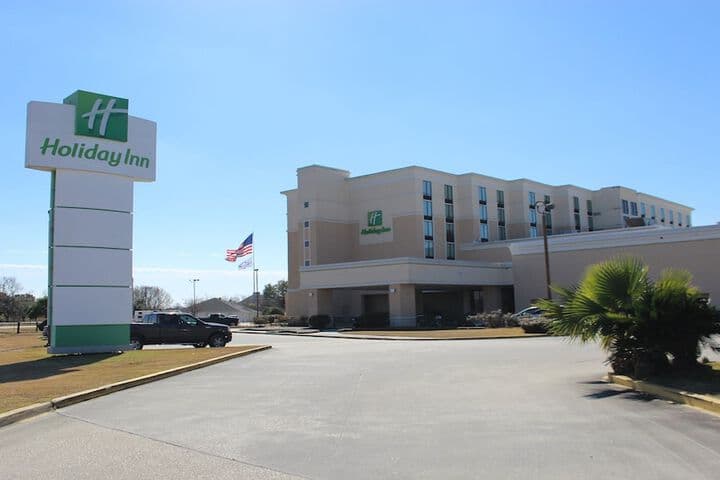 Holiday Inn Baton Rouge-South by IHG hotel exterior