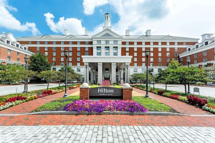 Hilton Columbus at Easton hotel exterior